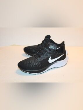 Nike Air Zoom Pegasus 37 Men’s Shoes Size 7.5